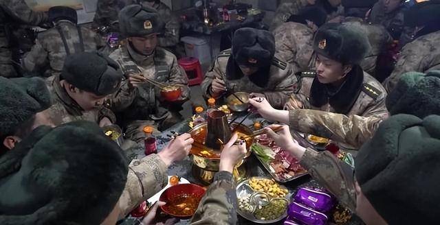 强？帐篷睡袋可抵御零下四十度酷寒pg电子高寒地区的单兵装备有多(图2)