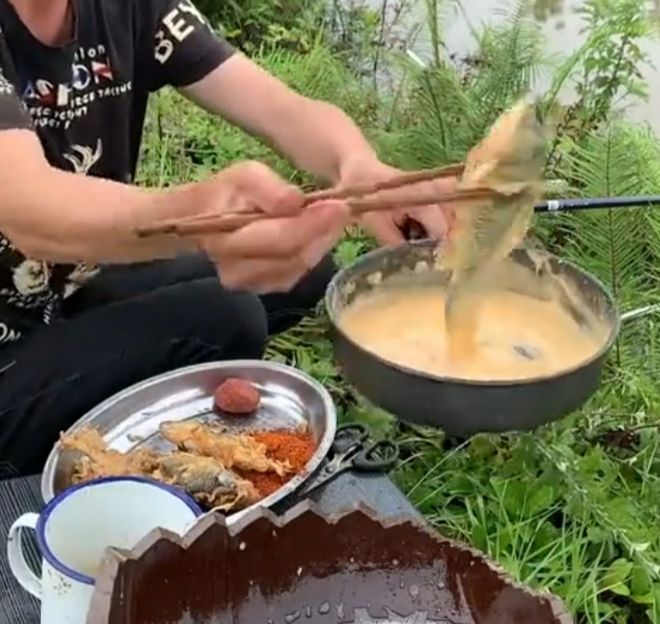 步人登山喜欢带着活鸡？pg模拟器电脑版为何徒(图3)