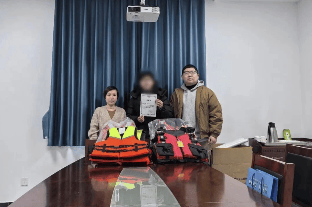 首例！用280件救生衣抵扣！pg电子网站追偿救援费北京(图3)